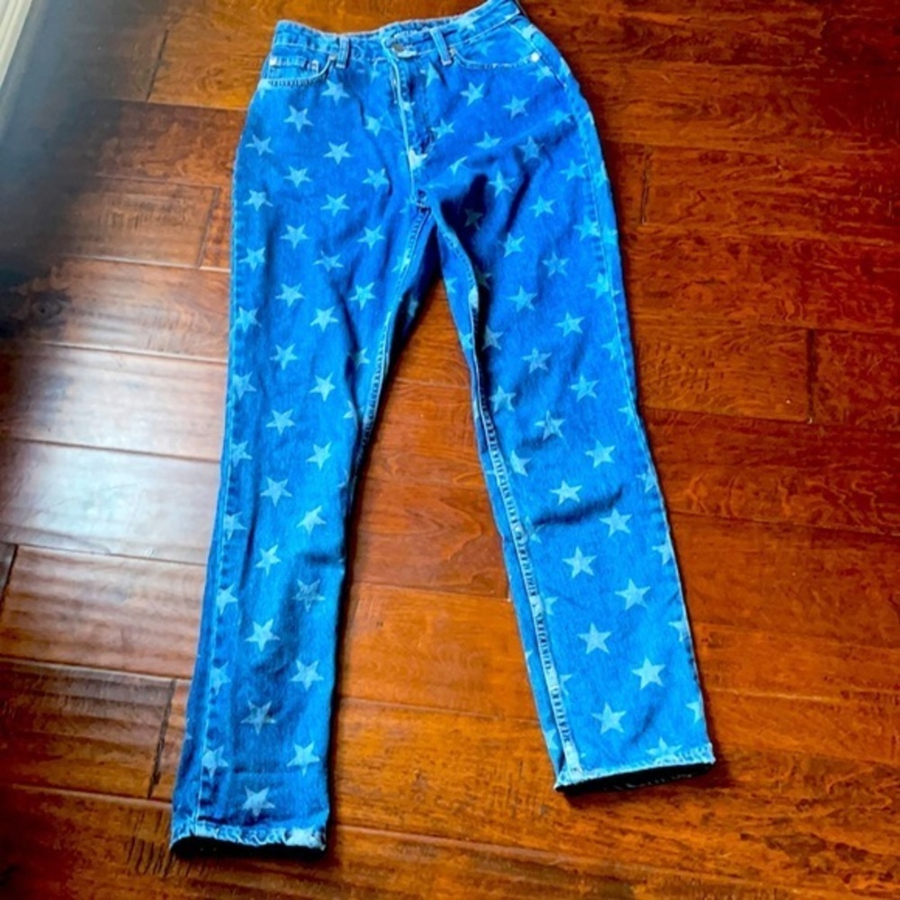 Nasty Gal brand denim star pattern med wash high waisted tapered leg jeans sz 6